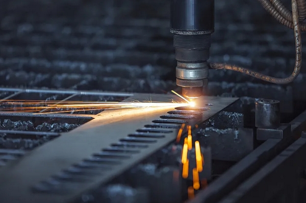 鋼材切割的優(yōu)缺點(diǎn) 鋼材切割的優(yōu)缺點(diǎn)